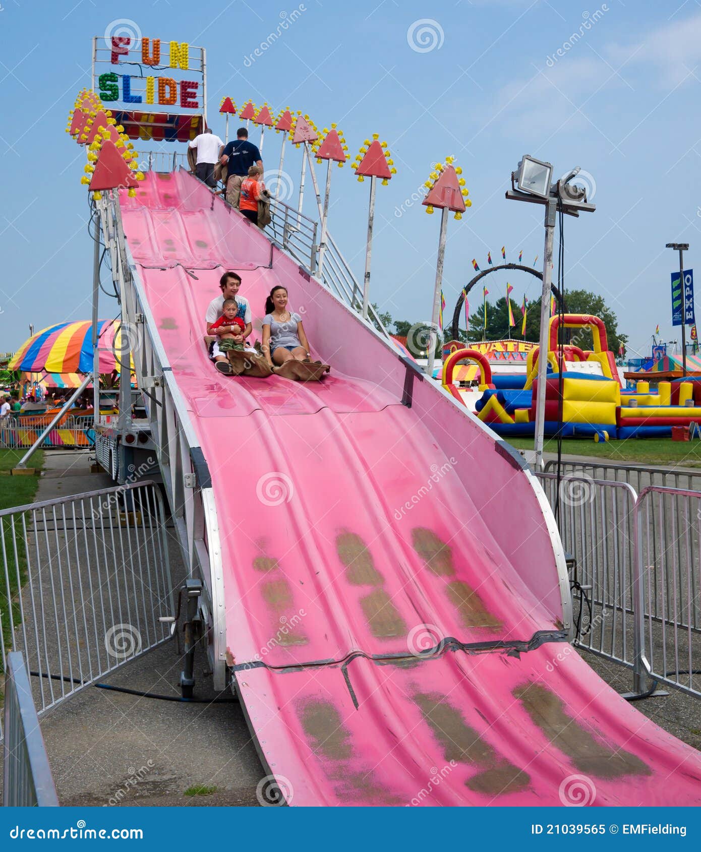 fun-slide-ride-21039565.jpg