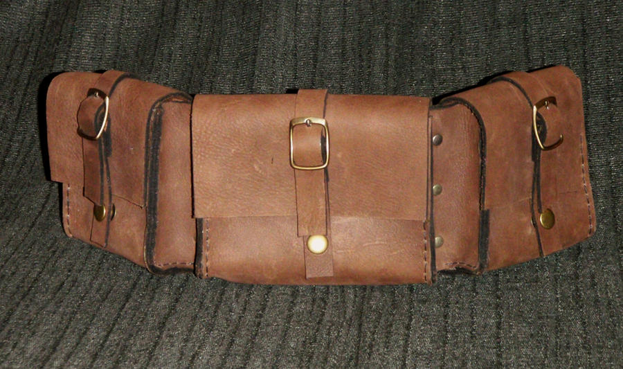 triple_belt_pouch_by_spoon333-d3c412w.jpg