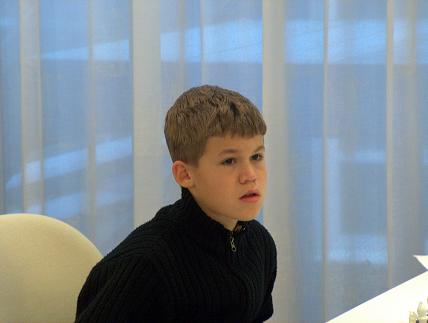 Magnus_Carlsen%2833%29.JPG