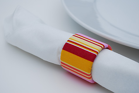 recycled-fabric-napkin-rings-from-saran-wrap-tubes.jpg